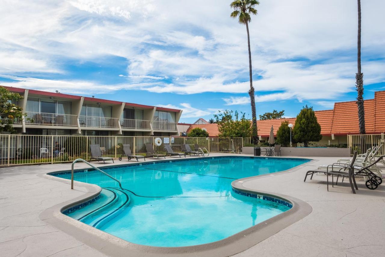 Travelodge By Wyndham Monterey Bay Εξωτερικό φωτογραφία
