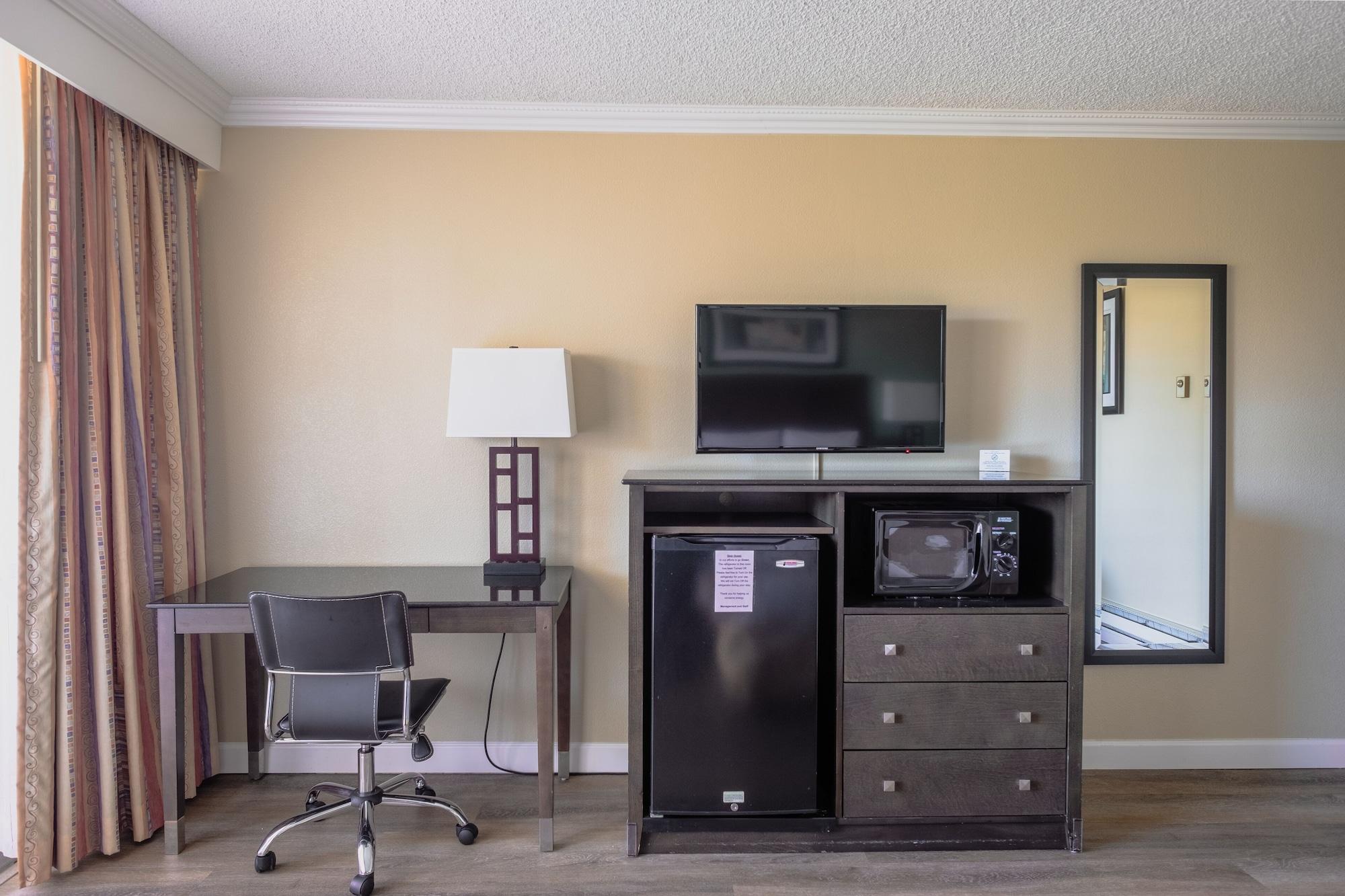 Travelodge By Wyndham Monterey Bay Εξωτερικό φωτογραφία