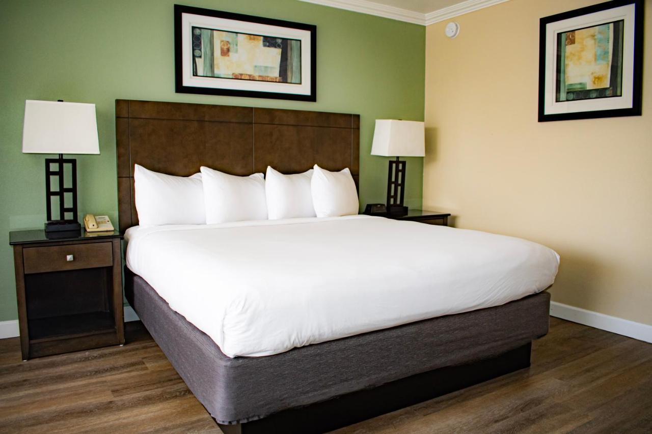Travelodge By Wyndham Monterey Bay Εξωτερικό φωτογραφία