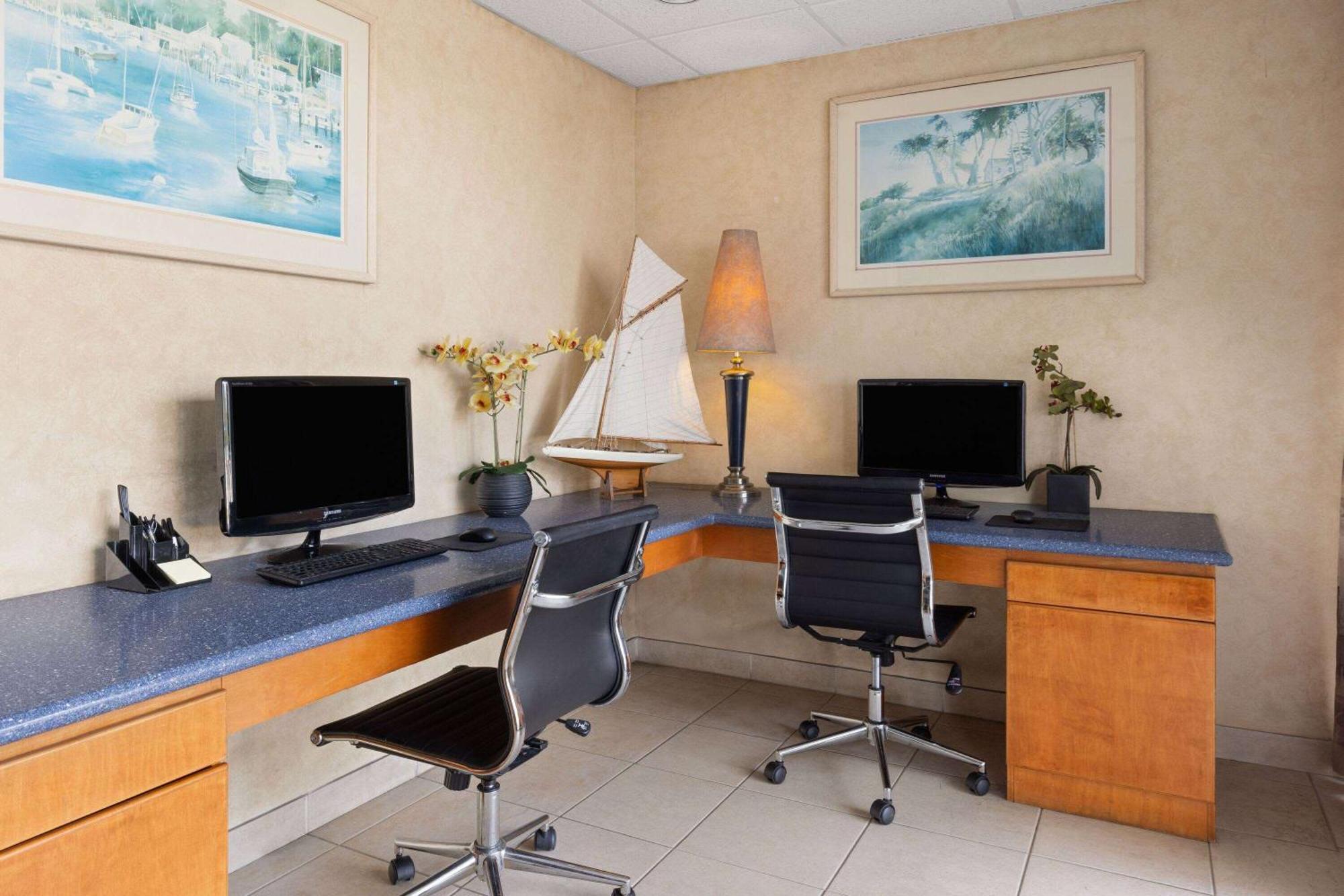 Travelodge By Wyndham Monterey Bay Εξωτερικό φωτογραφία