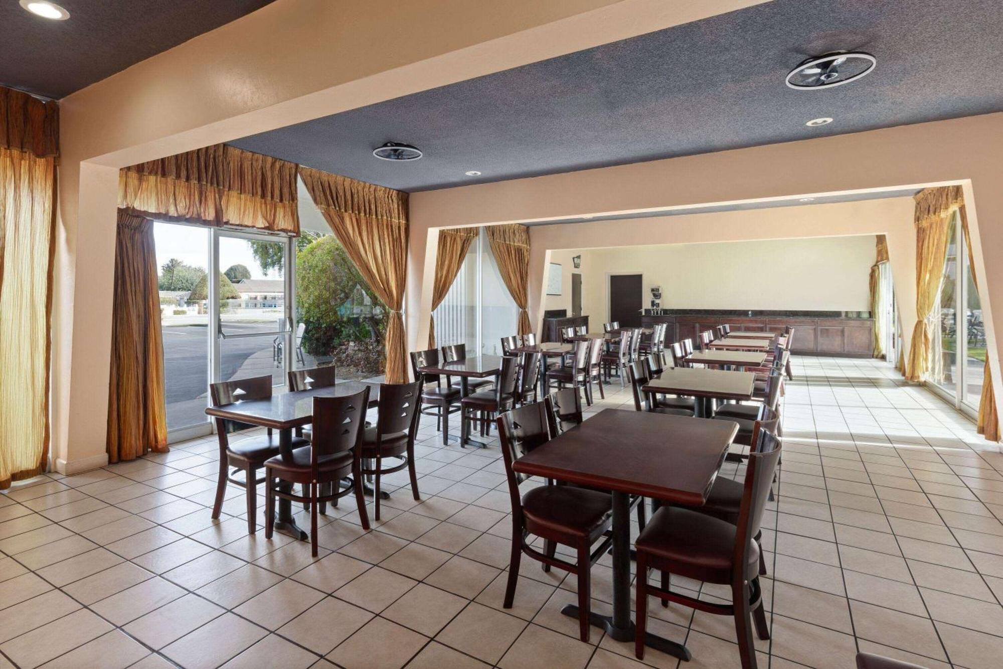 Travelodge By Wyndham Monterey Bay Εξωτερικό φωτογραφία