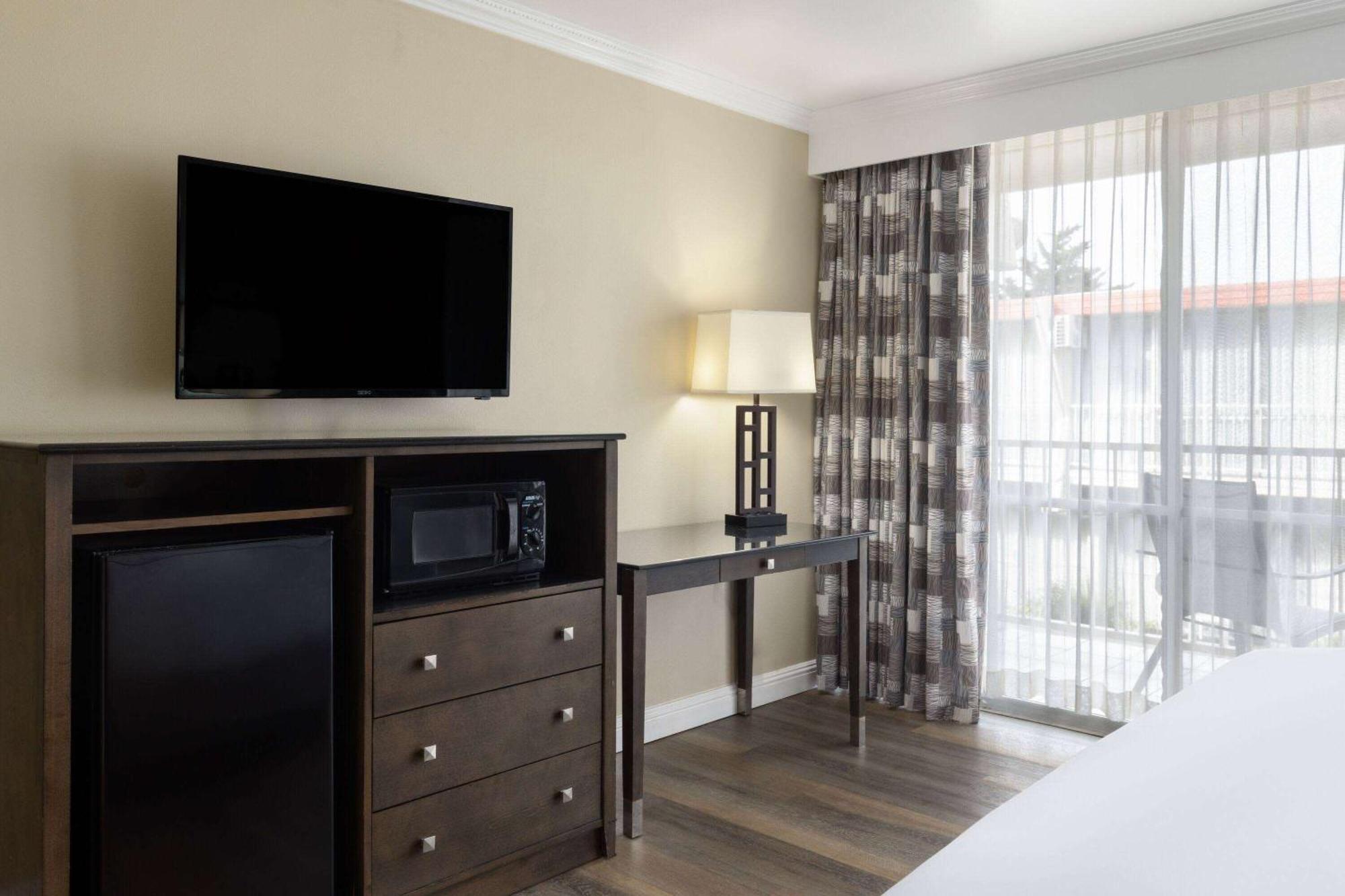 Travelodge By Wyndham Monterey Bay Εξωτερικό φωτογραφία