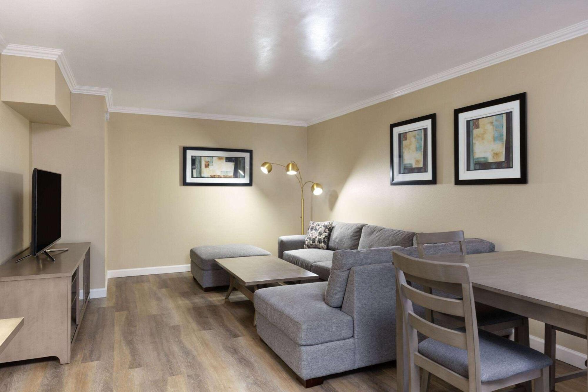 Travelodge By Wyndham Monterey Bay Εξωτερικό φωτογραφία
