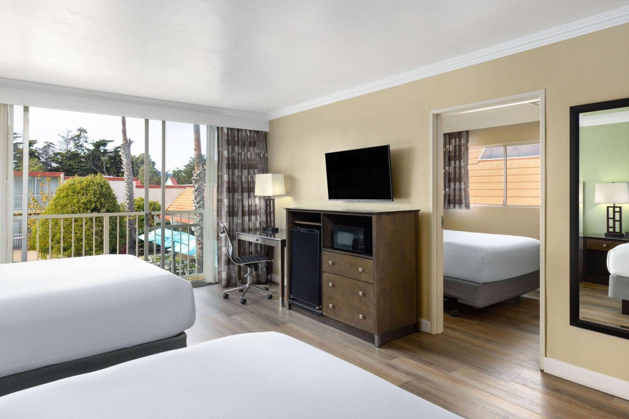 Travelodge By Wyndham Monterey Bay Εξωτερικό φωτογραφία