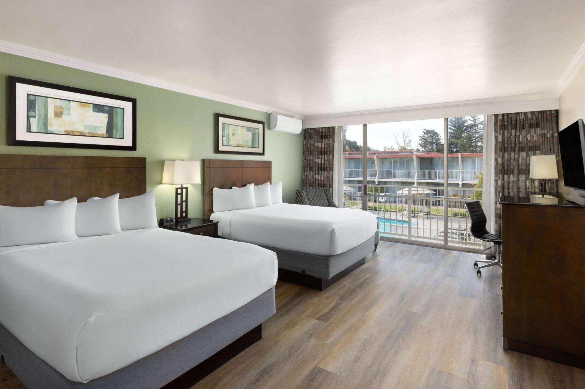 Travelodge By Wyndham Monterey Bay Εξωτερικό φωτογραφία