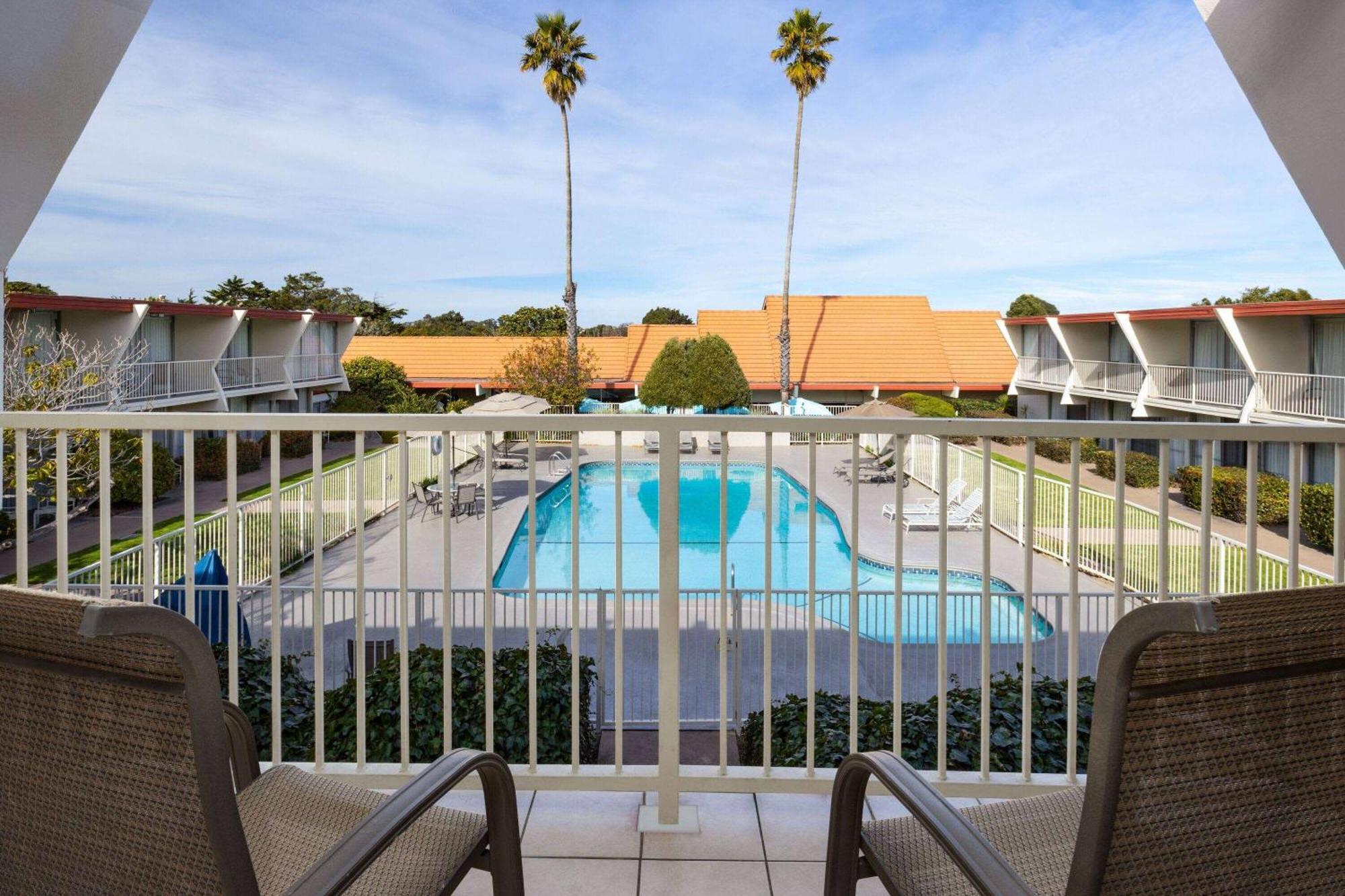 Travelodge By Wyndham Monterey Bay Εξωτερικό φωτογραφία
