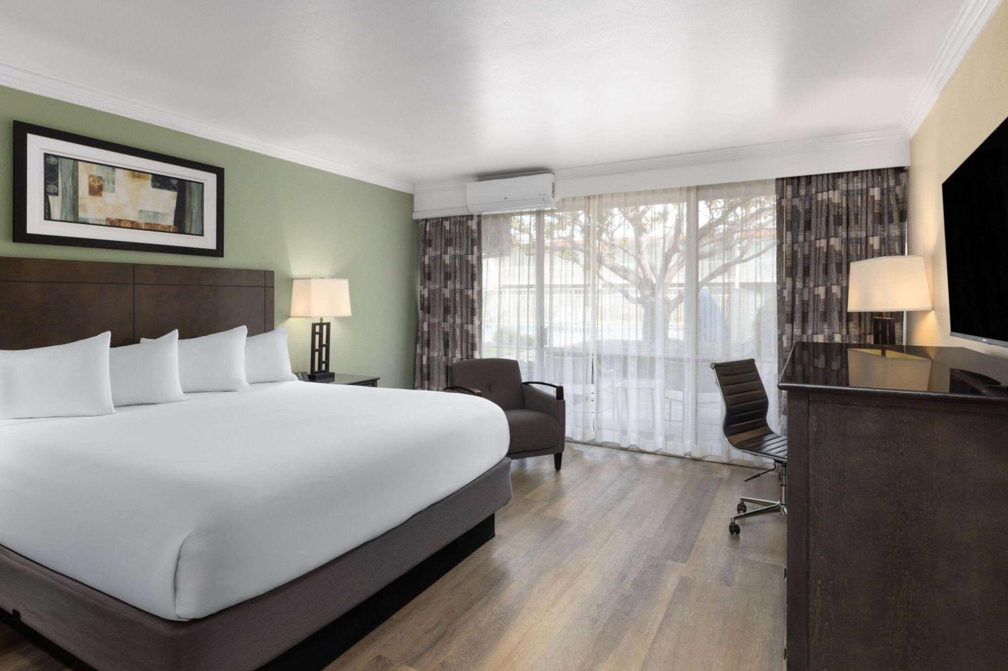 Travelodge By Wyndham Monterey Bay Εξωτερικό φωτογραφία