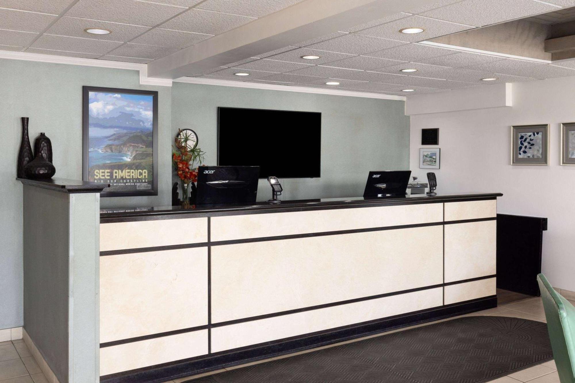 Travelodge By Wyndham Monterey Bay Εξωτερικό φωτογραφία
