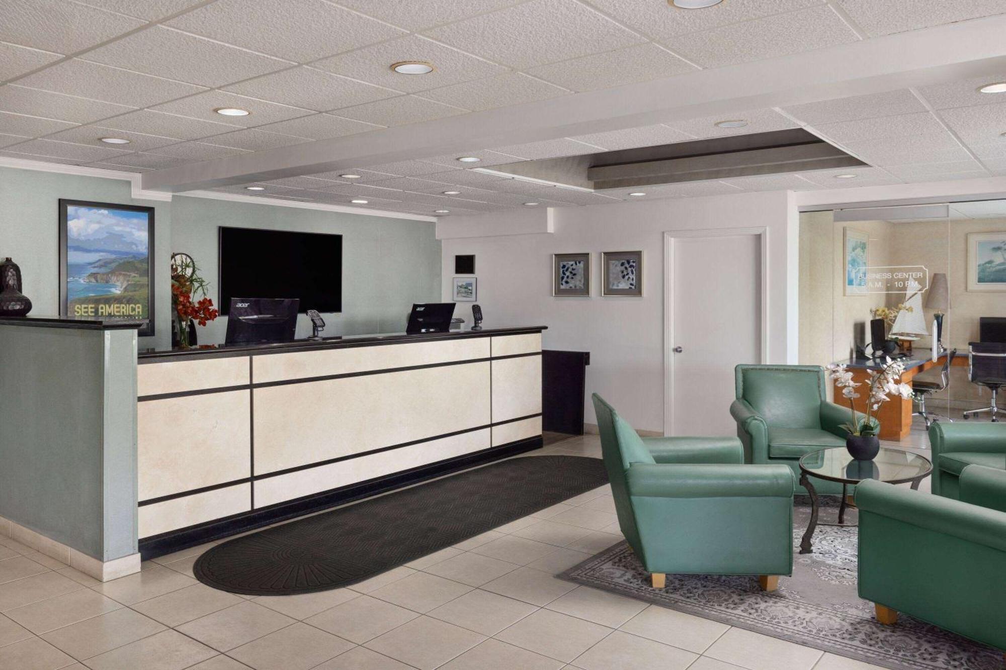Travelodge By Wyndham Monterey Bay Εξωτερικό φωτογραφία